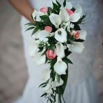 Bouquets-de-mariees-cascade-2